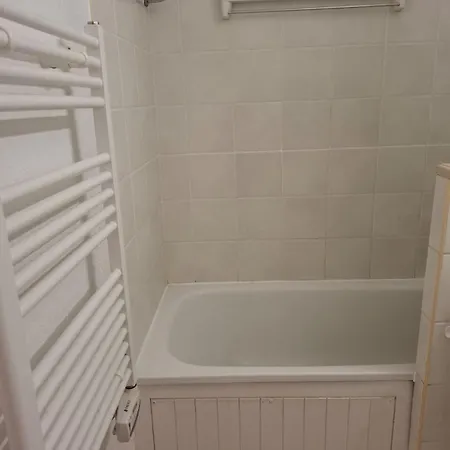 T2 Rdc Jardin - 50 M Ocean - Piscine - Parking Prive - Bleu Marine Ocean Apartment